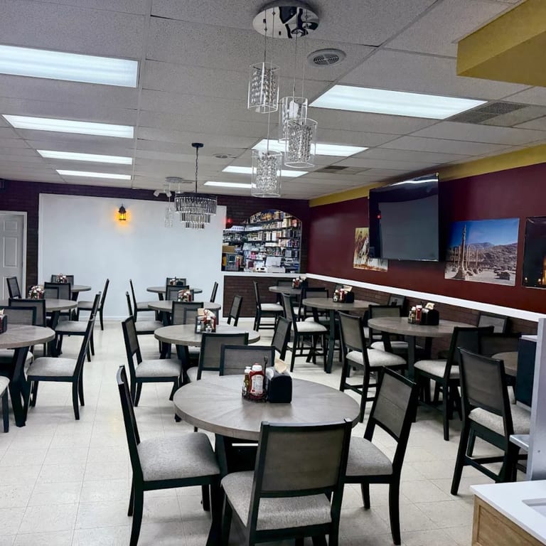 Cozy, Casual & Clean Dining
